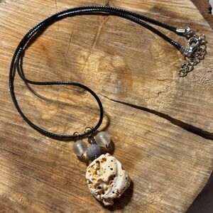 Artisan‎ Black and Gold Pendant Necklace